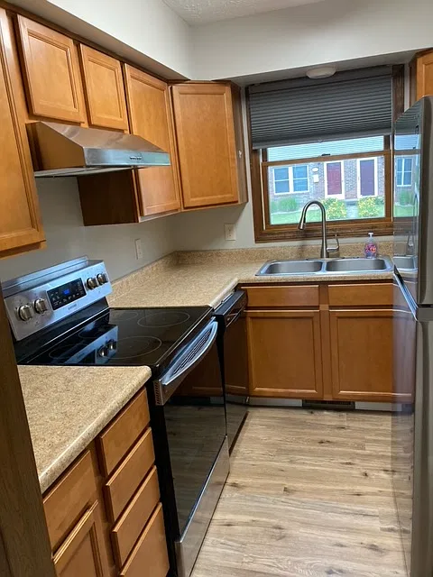 2 bed, 890 sqft, $1,300 — Photo 3