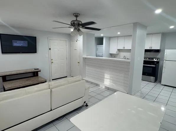 2203 W Pensacola St APT J6, Tallahassee, FL 32304