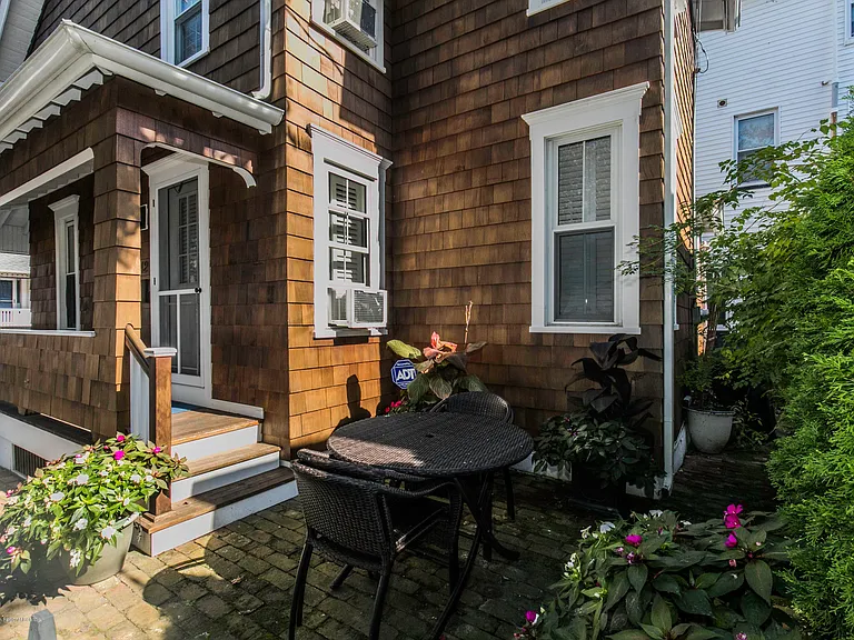 42 Central Ave — Photo 8