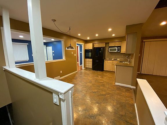 3rd image of 35420 Lucinda Dr