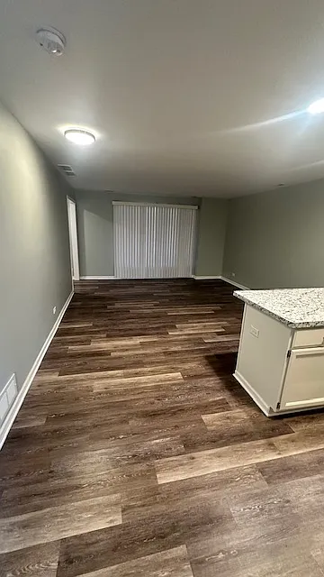2 bed, 2100 sqft, $2,100 — Photo 2