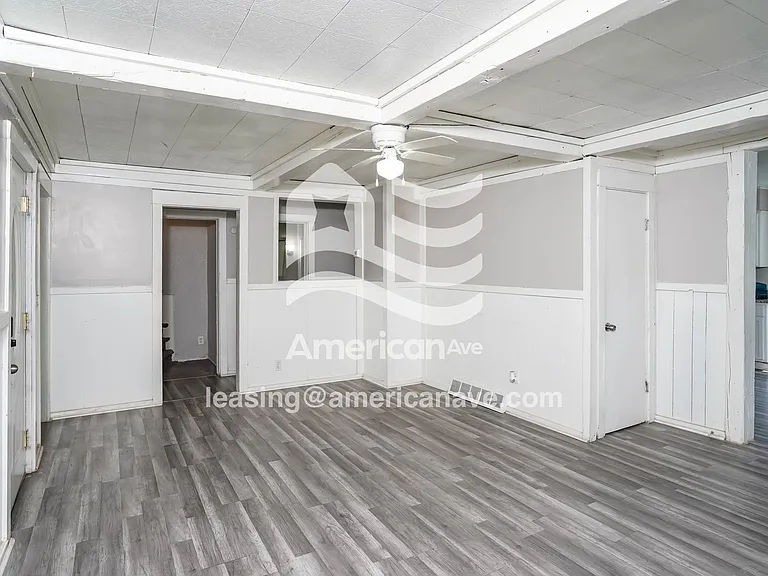 673249_003_living_room_3.jpg