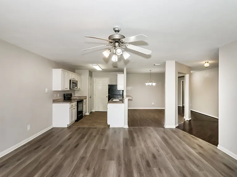 6919 Garnet Trail Ln — Photo 4