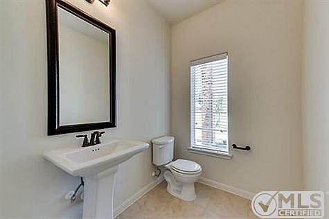 5th image of 2805 Aspenhill Dr
