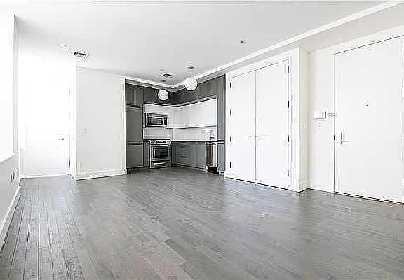 4th image of 416 52nd St #340