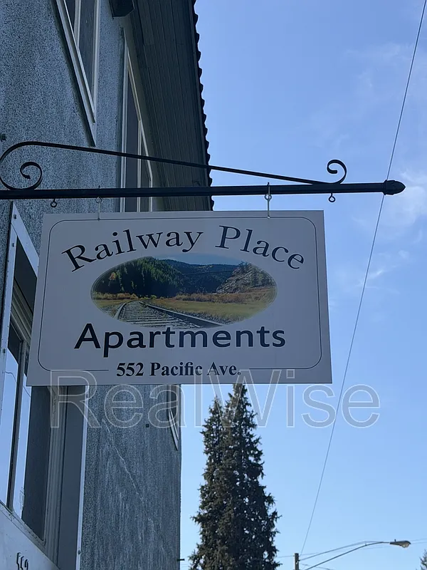 2 bed, 1.0 bath, $995 — Photo 1