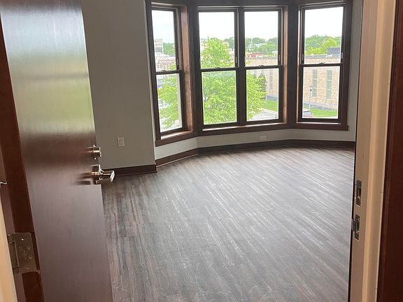 2nd image of 8 S Jackson St #201