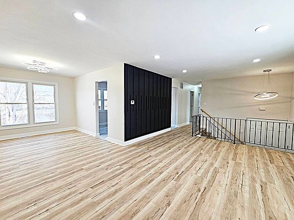 4th image of 17850 Yale Ln