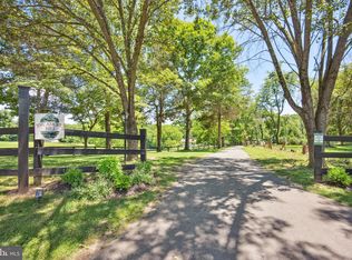 9341 Cornwell Farm Dr, Great Falls, VA 22066