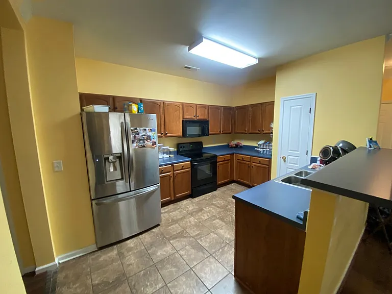217 W Gilbert St — Photo 6