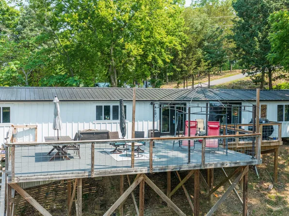 1607 Kinder Ln, Dandridge, TN 37725