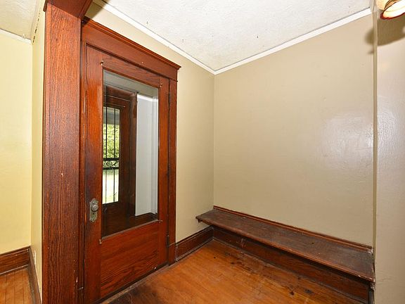 3rd image of 2568 N Buffum St