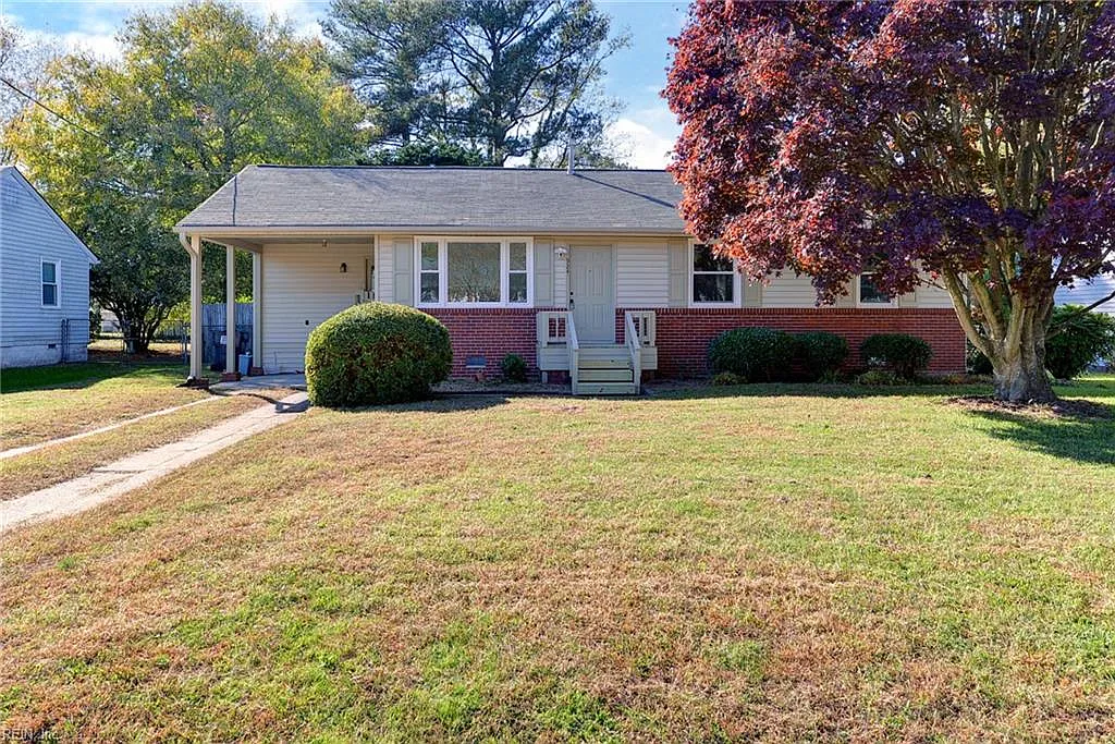 3 bed, 1.5 bath, 984 sqft, $2,000 — Photo 1