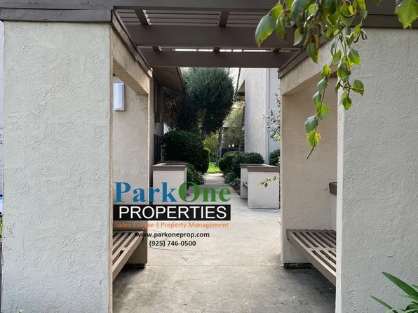 2742 Oak Rd APT 214, Walnut Creek, CA 94597