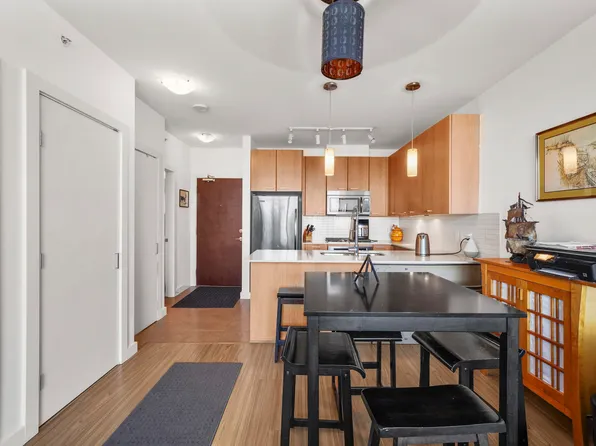2789 Shaughnessy St #907, Pt Coquitlam, BC V3C 0C3