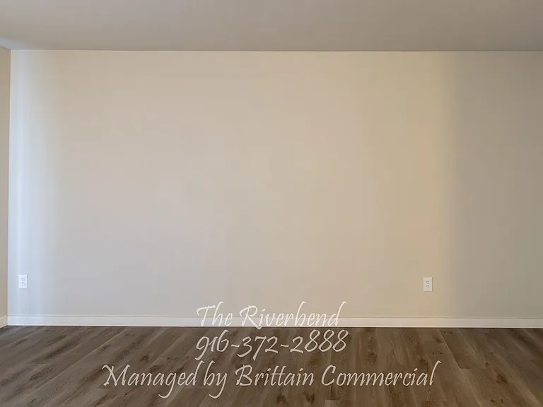Riverbend Apartments — Photo 34