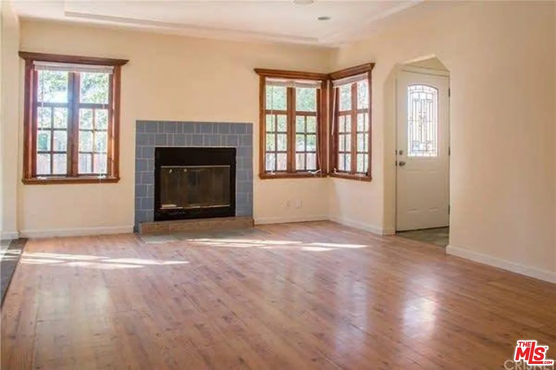 4 bed, 2.0 bath, 1650 sqft, $4,275 — Photo 2