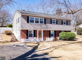 6102 Larkspur Dr, Alexandria, VA 22310