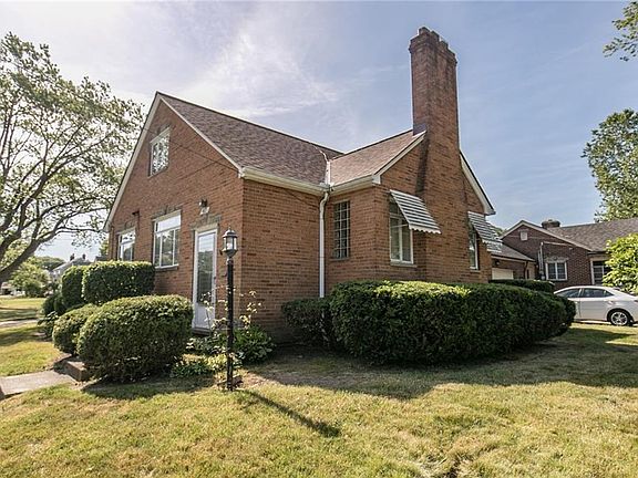 3rd image of 4885 S Park Dr