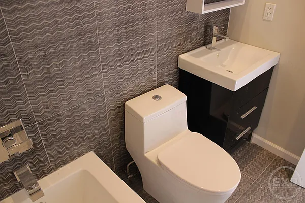 Rented by EXR | media 5