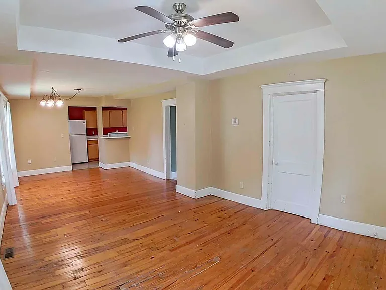 522 Colorado St — Photo 3
