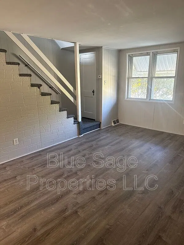 3 bed, 1.5 bath, 1120 sqft, $1,795 — Photo 4