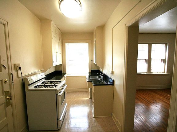 5th image of 785 N Humboldt St APT 4