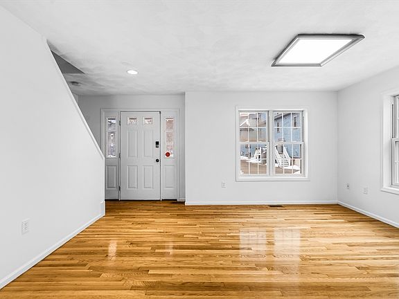 5th image of 5 Valentine St #1