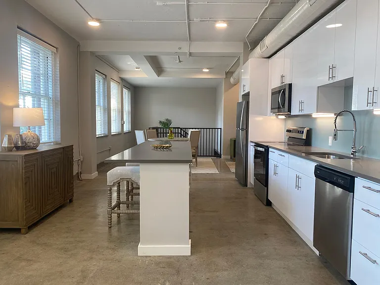 The Marine Residence — Photo 1