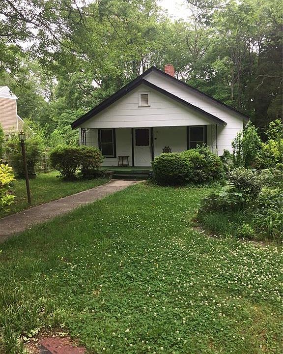 2nd image of 1312 Pisgah Church Rd