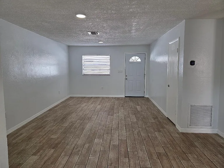 5867 Crestmont St — Photo 5