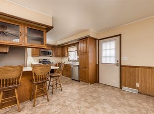 678 Hillcrest Rd, Milan, IL 61264