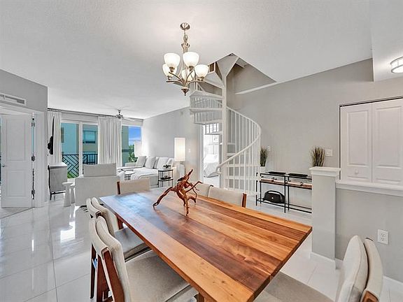 5th image of 225 NE 1st St #412