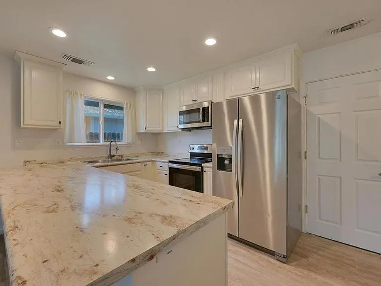1376 Lisa Way — Photo 3