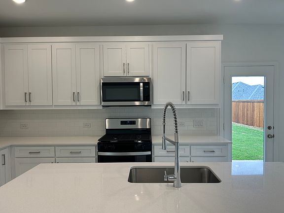 4th image of 3201 Cordelia Dr