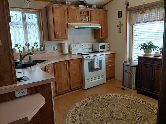4th image of 1004 NE 72nd St