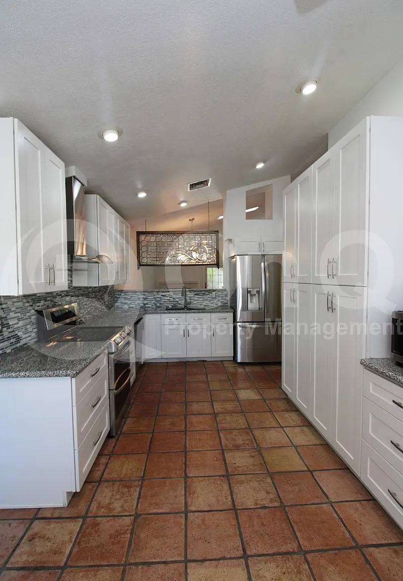 3 bed, 2.0 bath, 1592 sqft, $2,690 — Photo 3