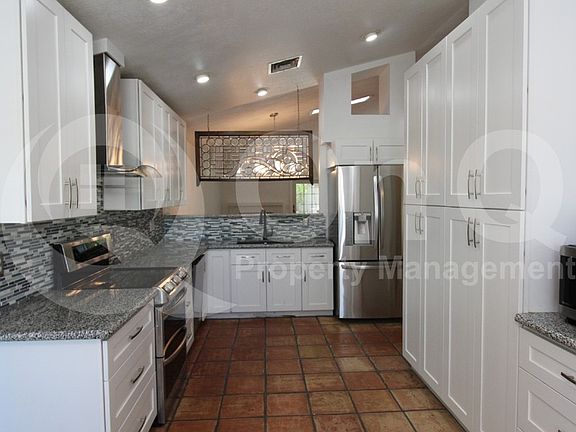 3rd image of 1118 N 87th St