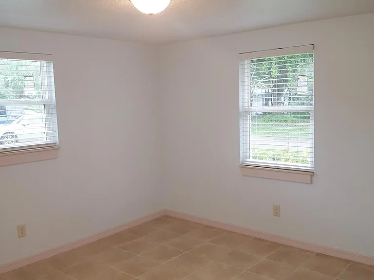 1465 NE Oak Lane Dr — Photo 13