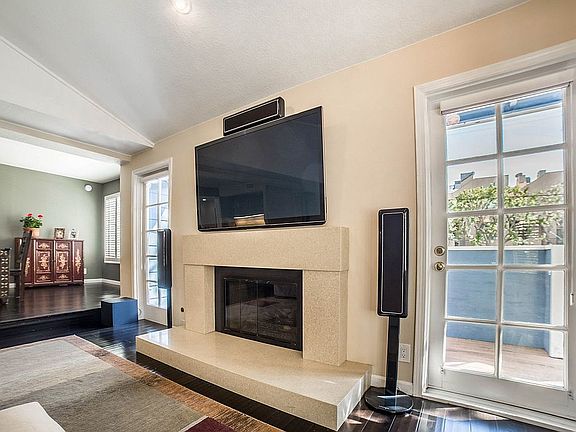 3rd image of 18713 Hatteras St Unit 1