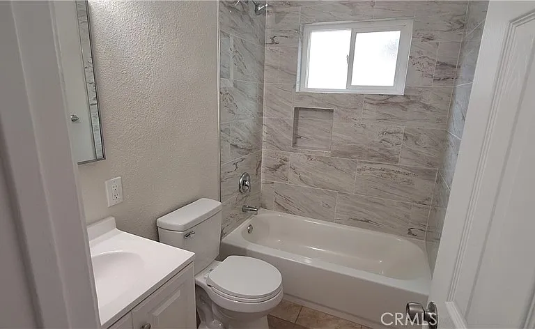 5010 Golden Ave #B — Photo 6