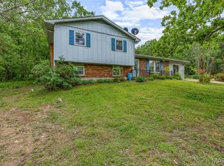 1521 Pendleton Rd, Farmington, MO 63640