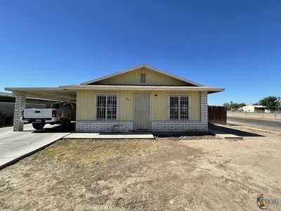 695 W Pico Ave, El Centro, CA, 92243