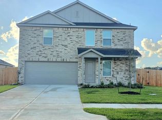 504 Robin St, Angleton, TX 77515