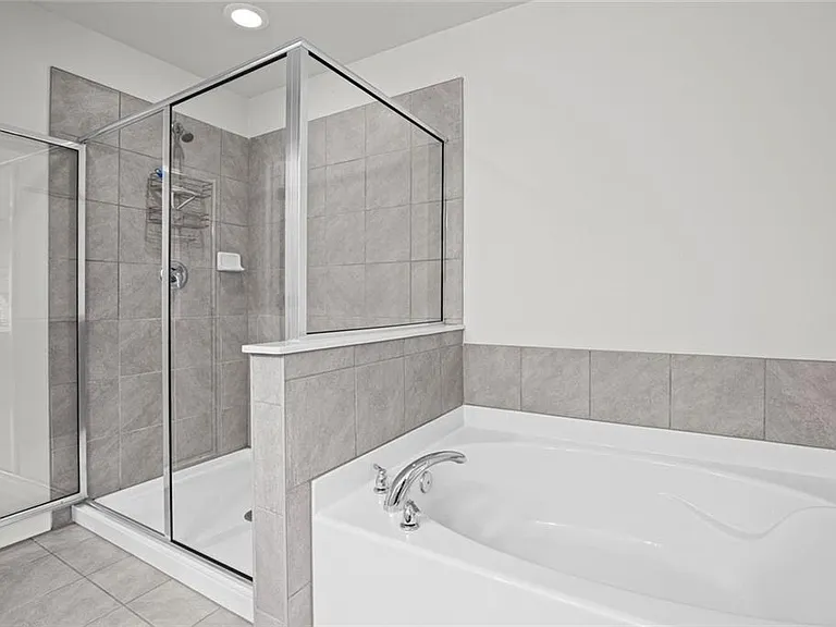 2779 White Oak Ln #20 — Photo 23