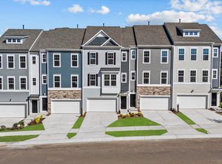 10914 Berry Woods Ln, Raleigh, NC 27617
