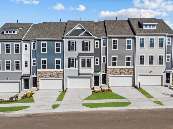 10914 Berry Woods Ln, Raleigh, NC 27617