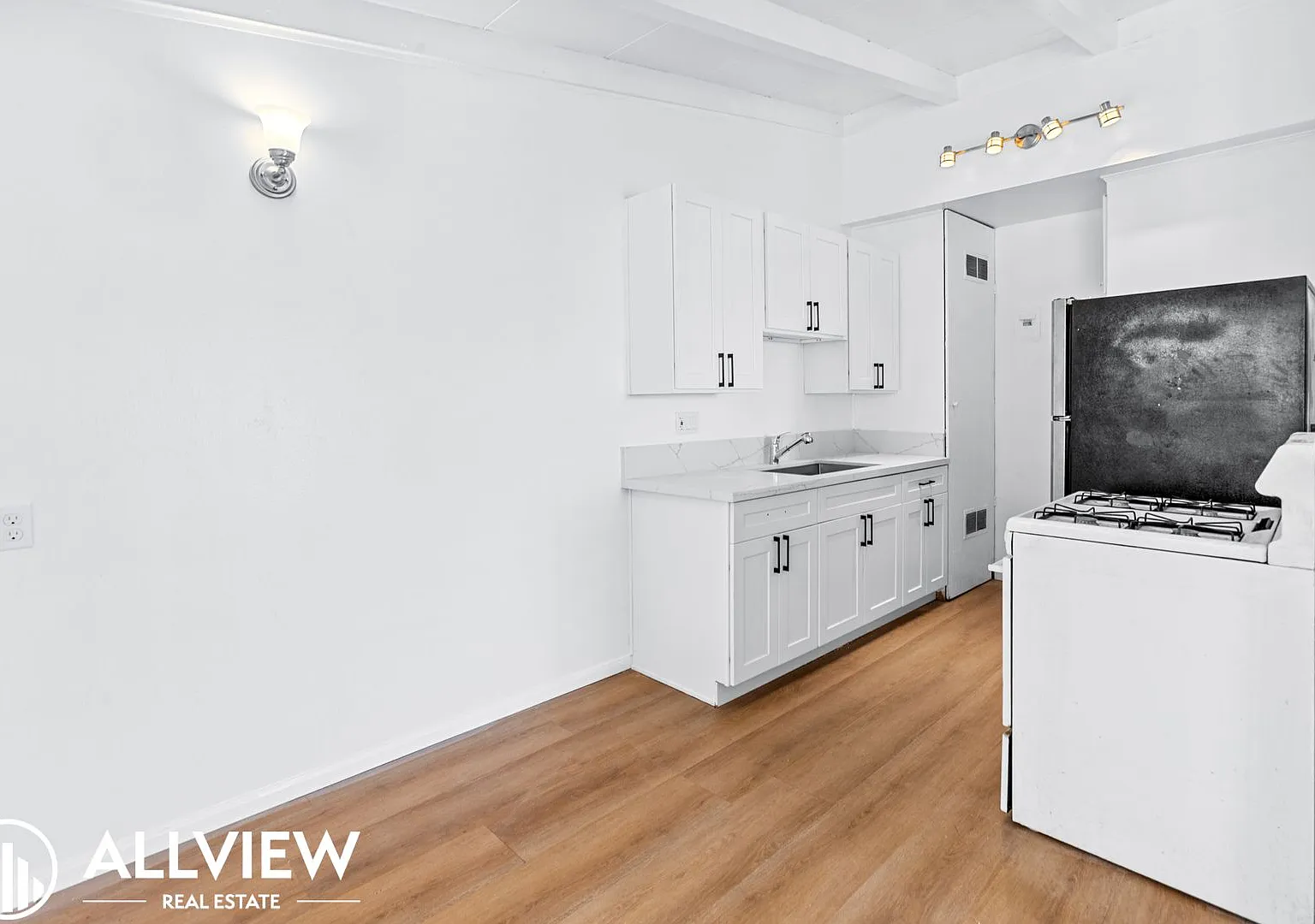212 West Mayfair Avenue — Photo 4