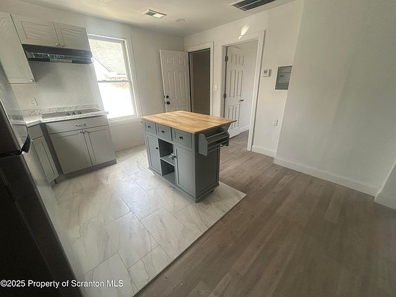 4th image of 1344 N Washington Ave #B