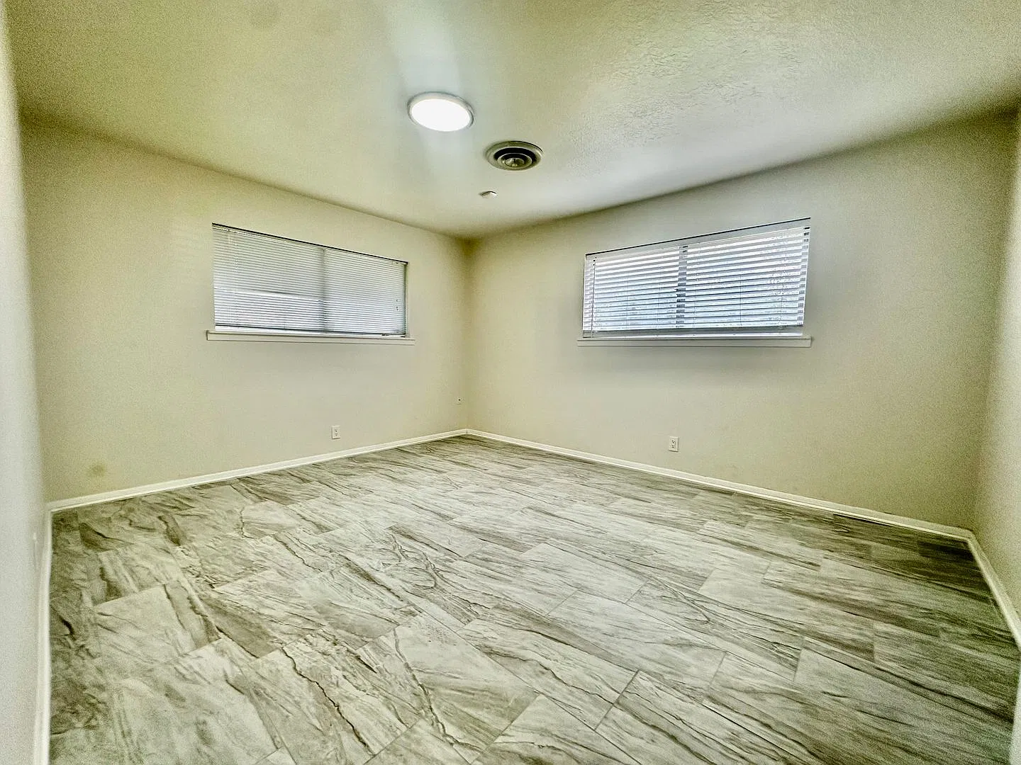 Remodeled 3/2 — Photo 4